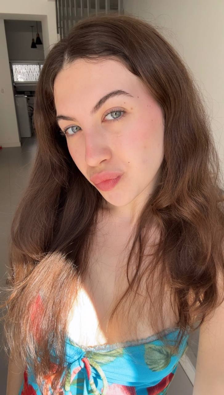 Nude girl Amber in Jiangmen