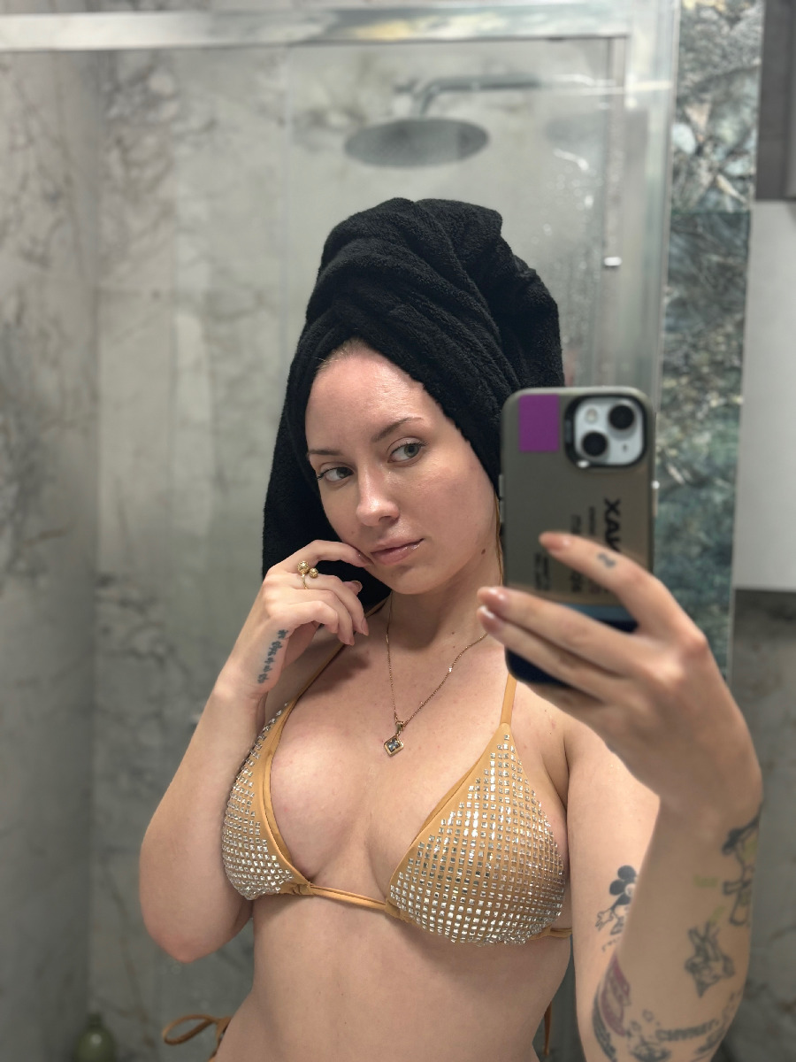 Nude girl KateV in Jiangmen