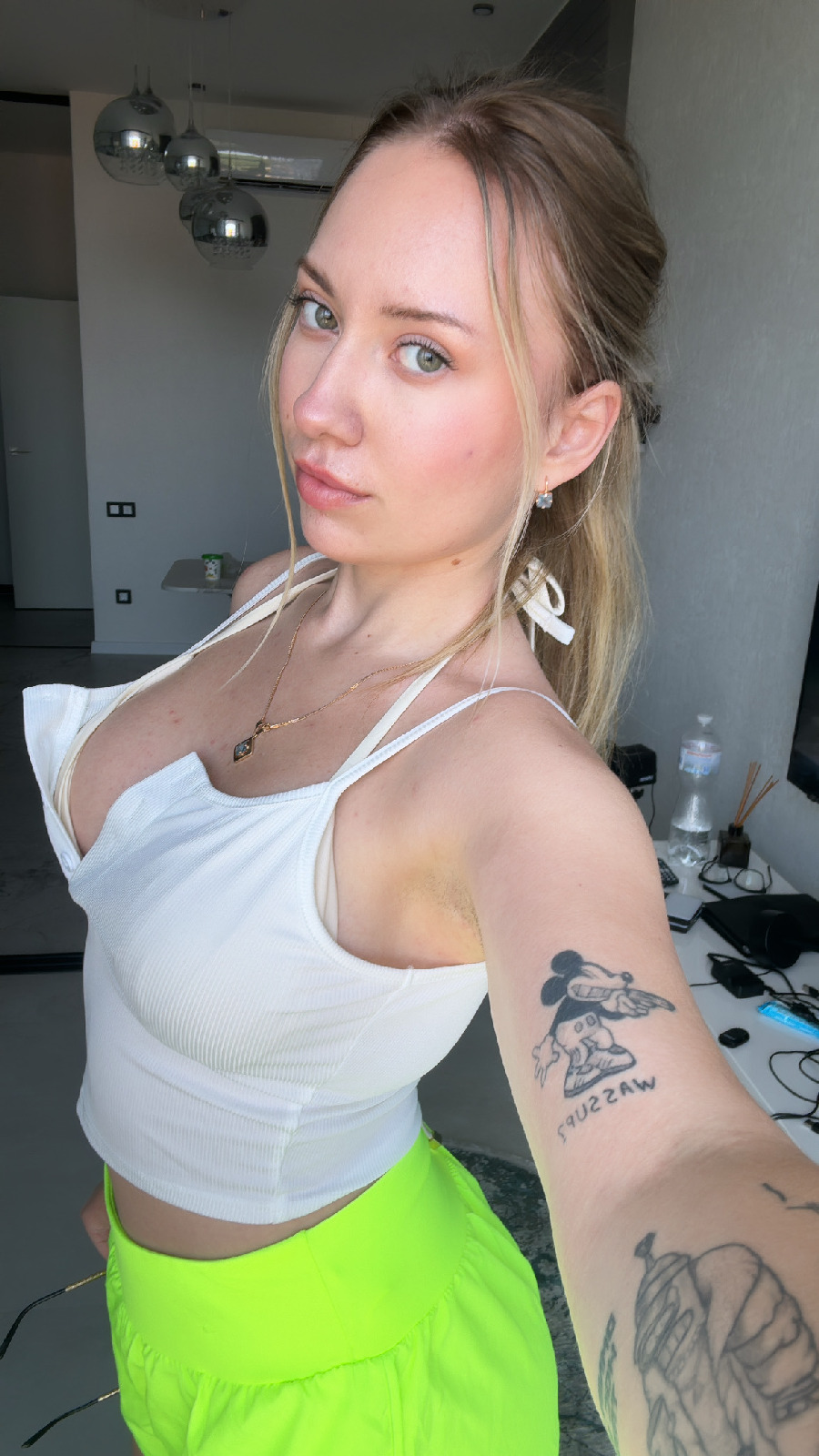 KateV in her underwear in Jiangmen