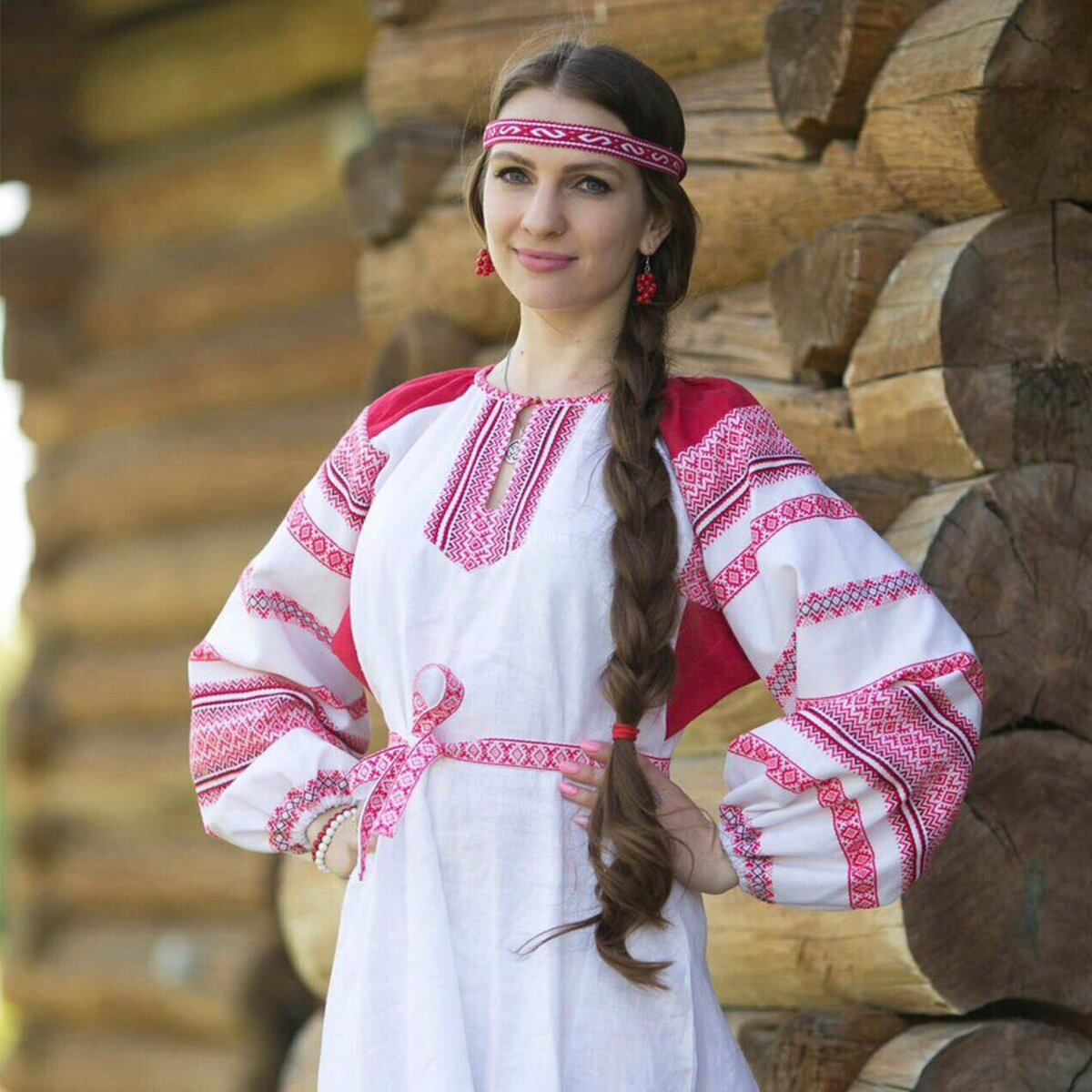 Girls in Slavic costumes in Jiangmen