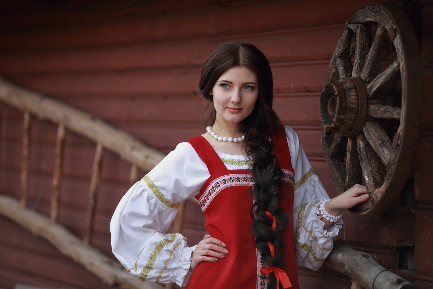 Girls in Slavic costumes in Jiangmen