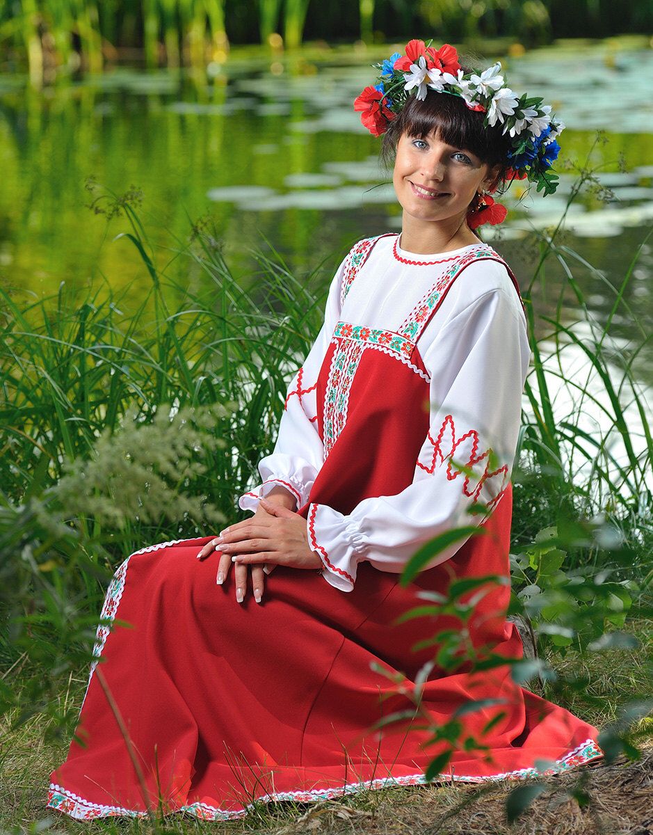 Beautiful girl Girls in Slavic costumes in Jiangmen