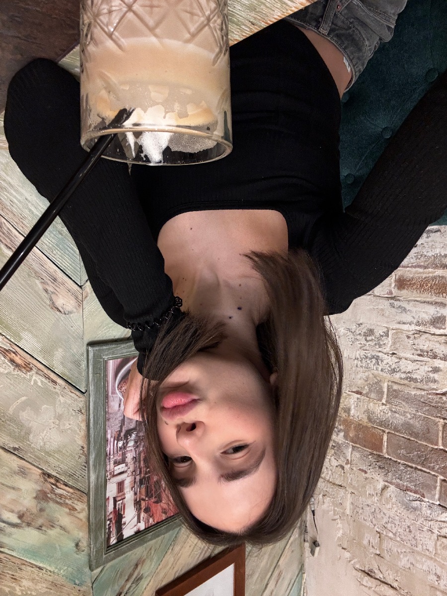 Fresh photos, fresh mood — Tina online in Jiangmen